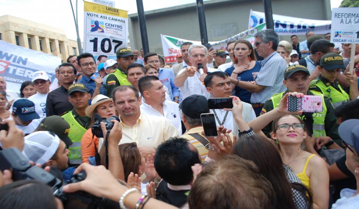 Son una grave amenaza para el país ”Fajardo y Petro “
