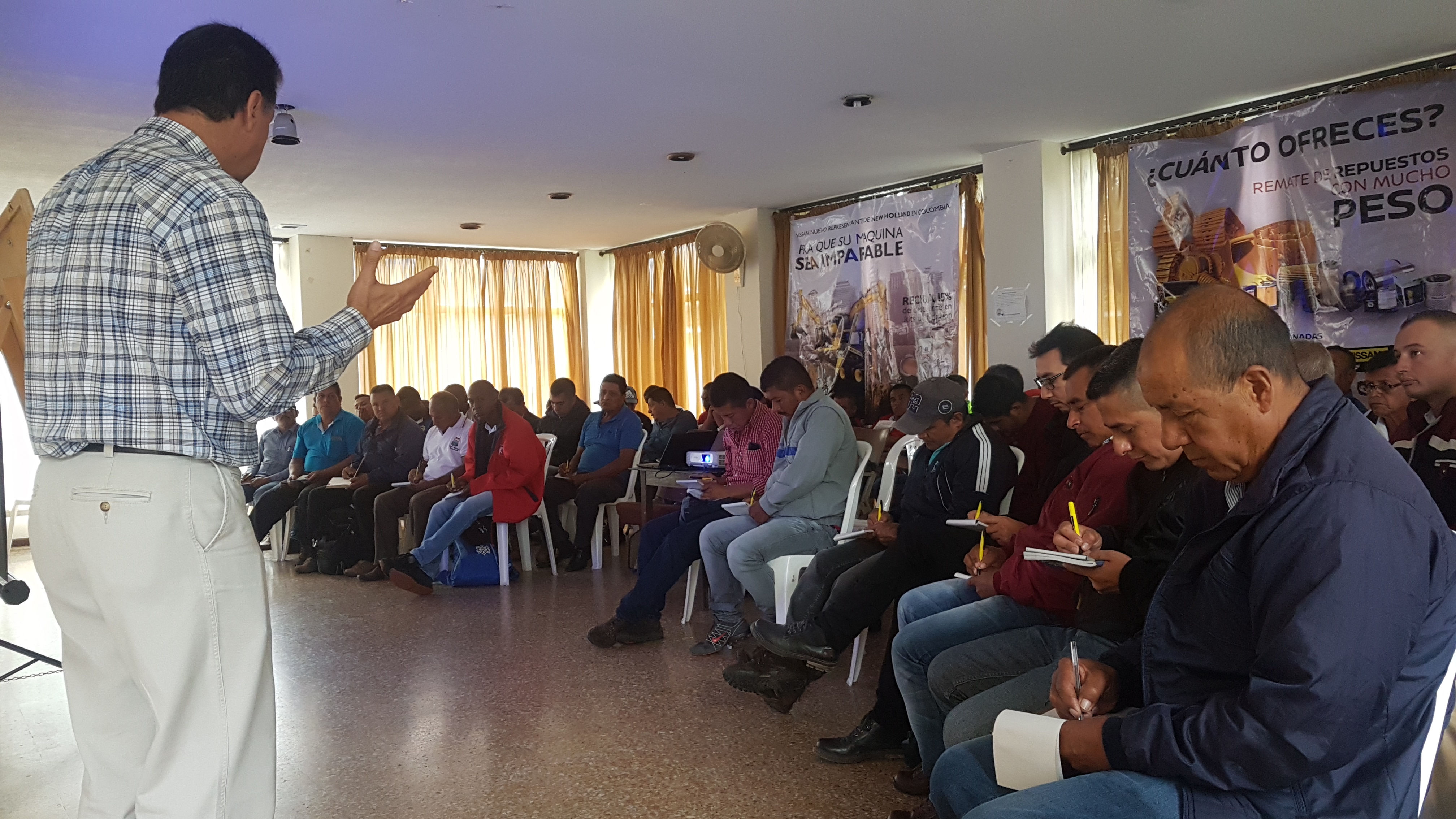 Gobernación del Cauca y Dinissan Maquinaria, capacitan operadores de maquinaria amarilla del departamento