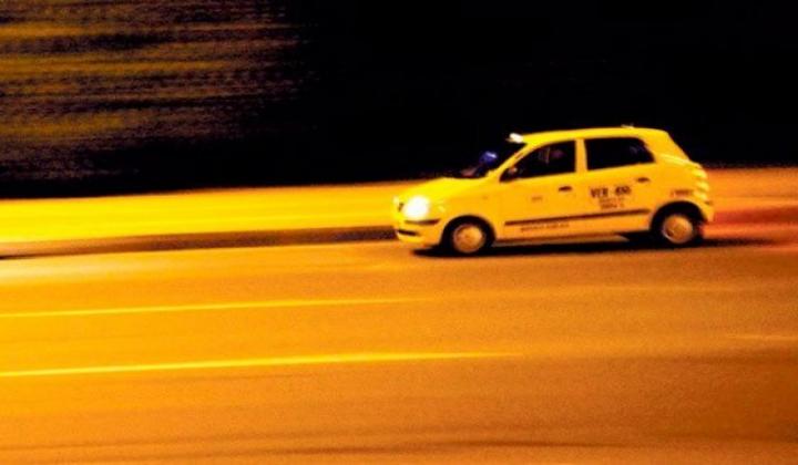 Taxista cobró 440.000 pesos a canadienses por una carrera