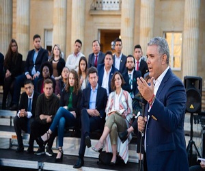 Como el cumplimiento de una promesa de campaña, calificó el Presidente Iván Duque la expedición del Decreto 2365, que impulsará la contratación en entidades públicas de jóvenes sin experiencia laboral.