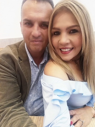 Creo que los sueños se pueden hacer realidad, y que la vida es corta para vivir amarrado a un cheque y dejarnos definir por un trabajo o un título