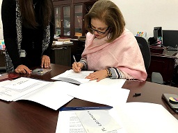 Bastón blanco, herramienta para identificar a personas con discapacidad visual,un proyecto legislativo orientado a mejorar la calidad de vida de las personas con discapacidad visual en Colombia.