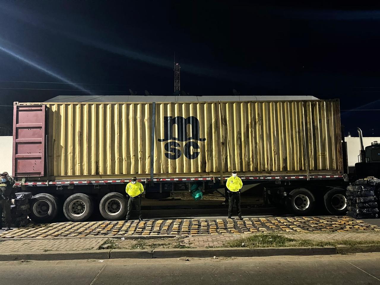 CAYÓ UNA TONELADA DE MARIHUANA