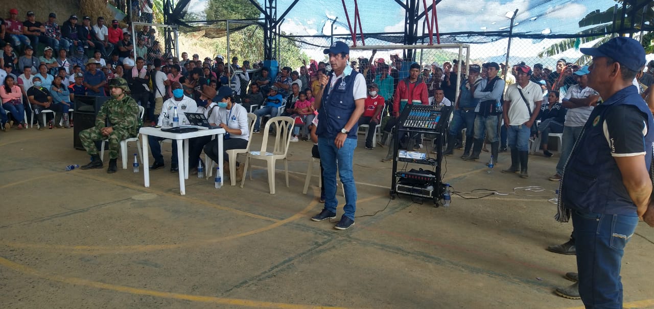 DANIEL MOLANO CONFIRMA QUE LA RUTA PARA LLEGAR A GRANDES CARGOS ES NO OLVIDAR DE DONDE VIENES Y PORQUE DIOS TE PUSO ALLI