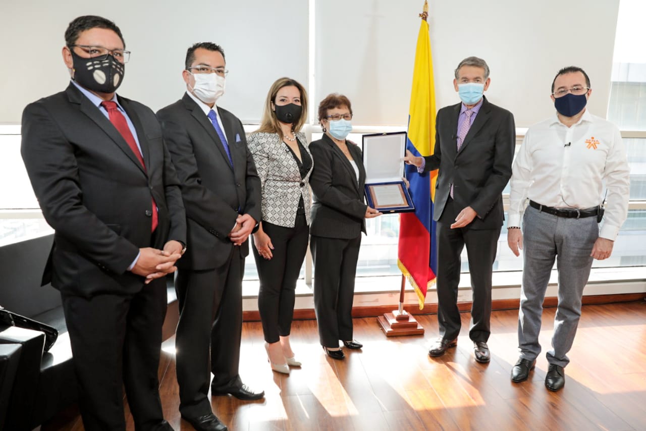 Reconocimiento a la vida de Julio Roberto Gómez, hizo el Consejo Directivo del SENA