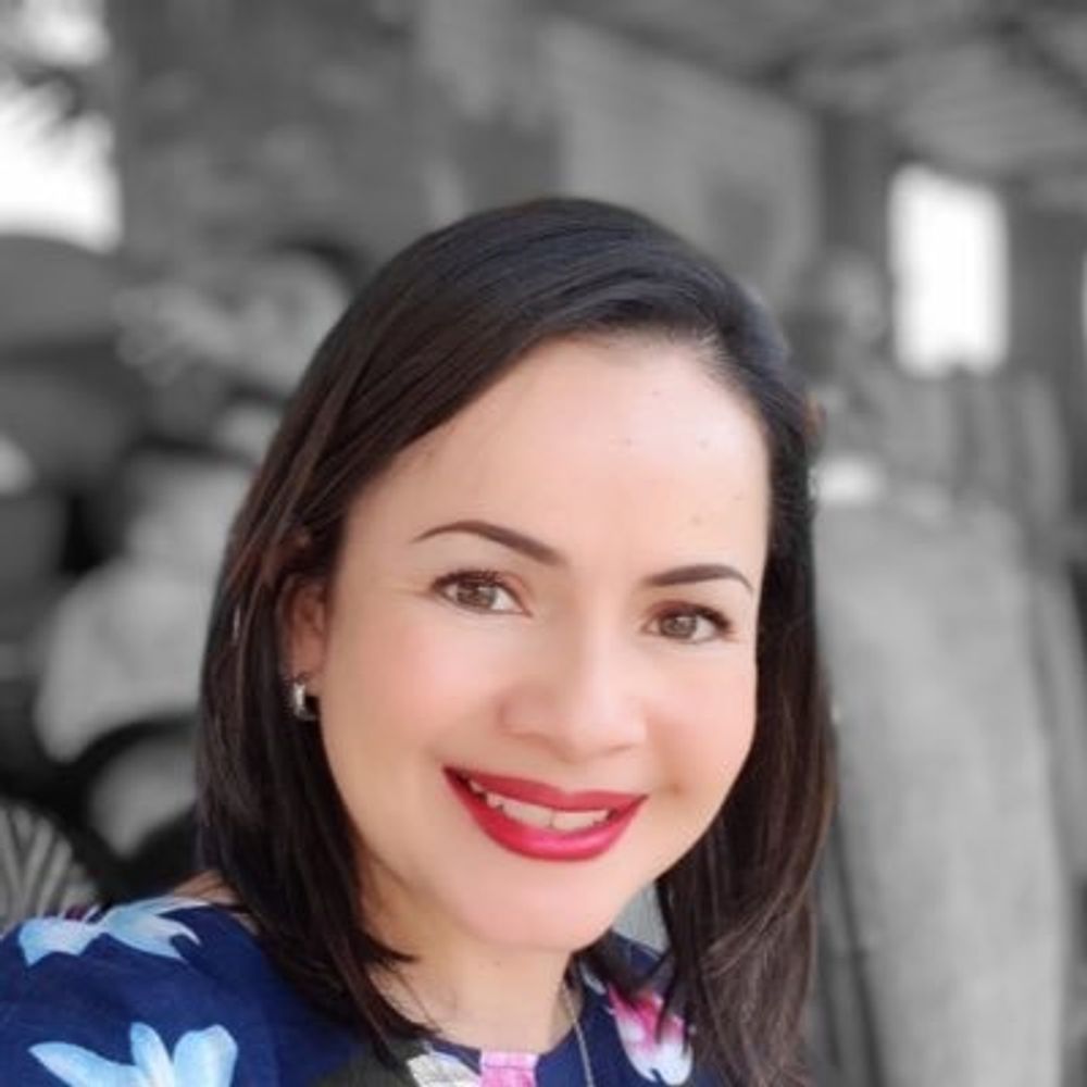 ELVIA ROCIO CUENCA, AL CONGRESO LO DICEN LOS CORRILLOS DEL PARQUE CALDAS