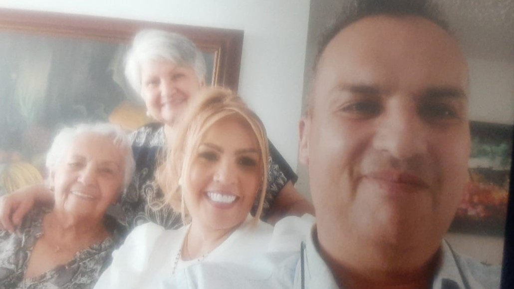 A MI GRAN GUERRERA FELIZ CUMPLEAÑOS , MADRE !!!