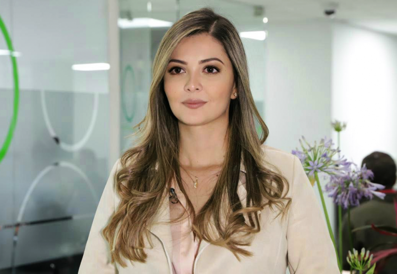 Es nombrada  Alcaldesa ad hoc para proceso electoral de revocatoria de Cárdenas