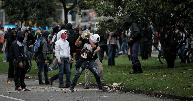Los Corrillos del Parque Caldas Resaltan: “A CONSTRUIR CON LOS QUE DESTRUYEN”