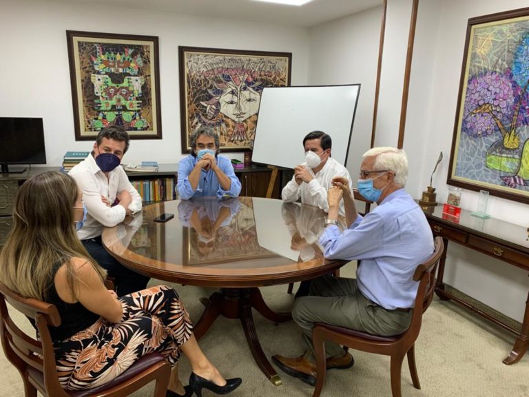 Grupo de 158 personalidades colombianas se suma a la Coalición de la Esperanza.