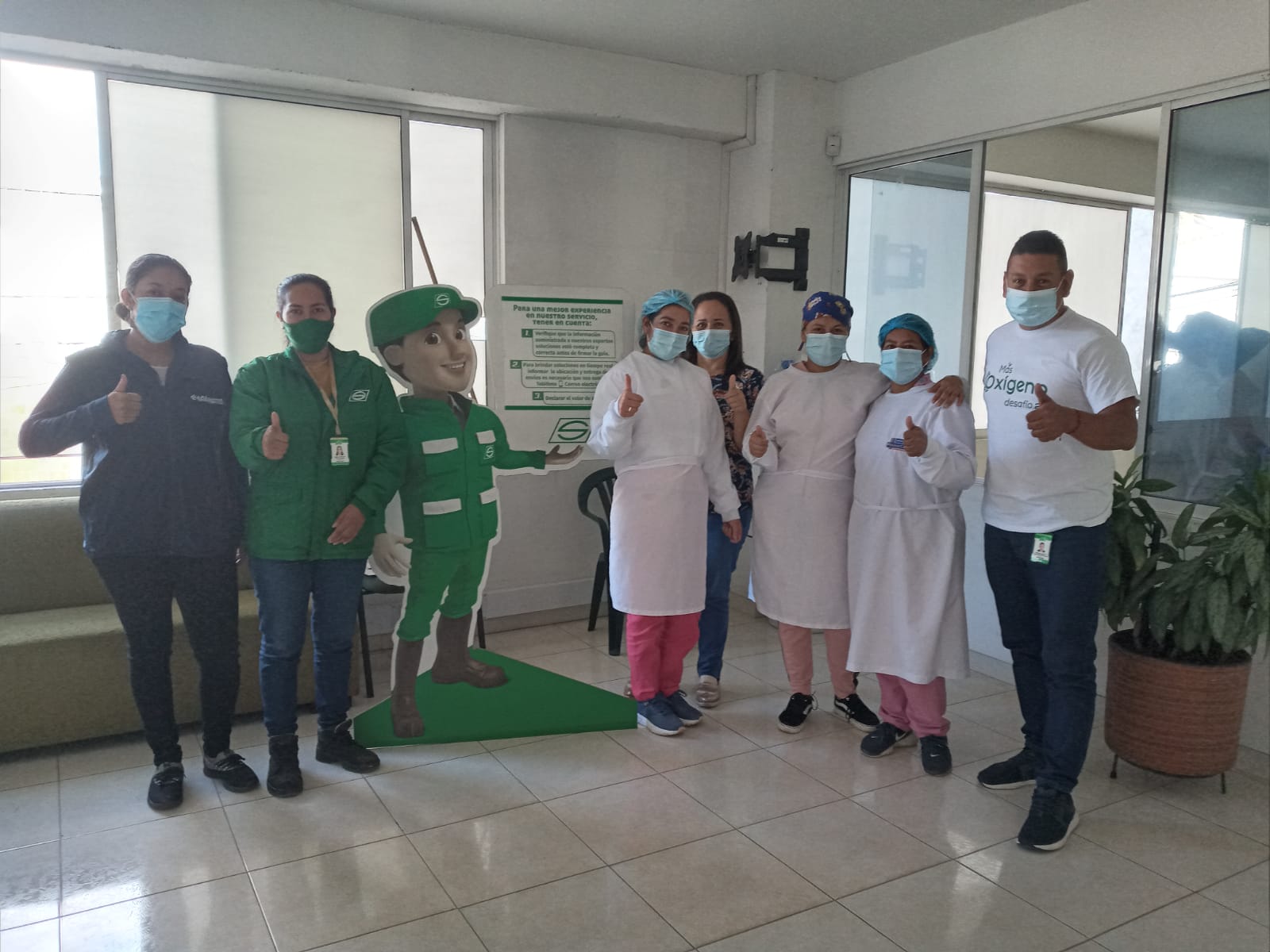 Proteger a ti y a los demás,  resalto David Mosquera gerente Regional de Servientrega   que llevo la vacuna a sus Colaboradores