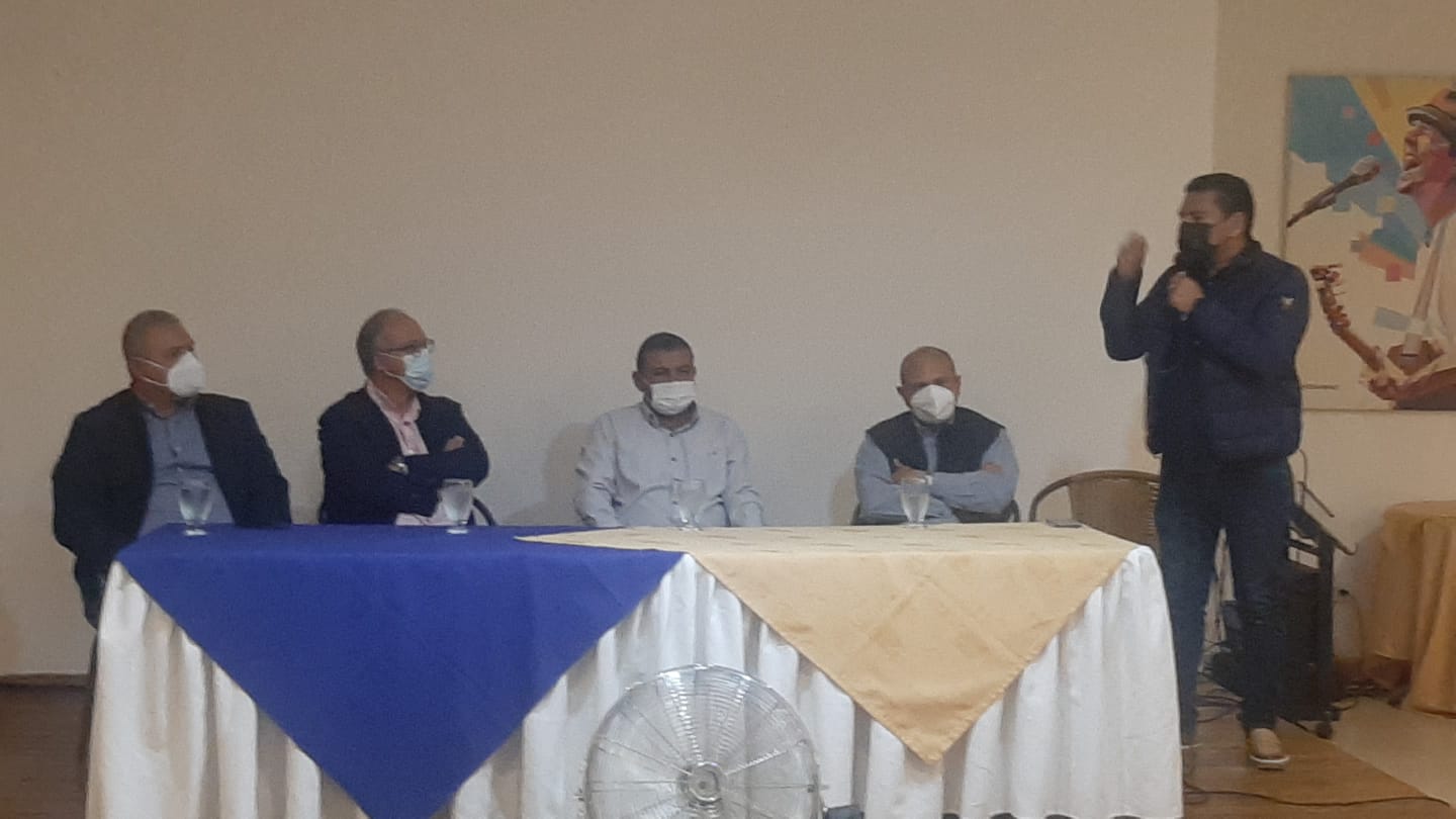 ALGUNOS GODOS EN REUNION POLITICA CONFIRMAN QUE SON  “Más falso que Judas”