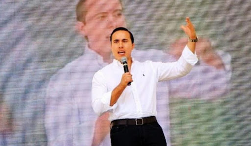 Este martes en la noche, en su vivienda, en el sector de la calle 93 en Bogotá, el CTI de la Fiscalía capturó al senador santandereano Richard Aguilar, del partido Cambio Radical