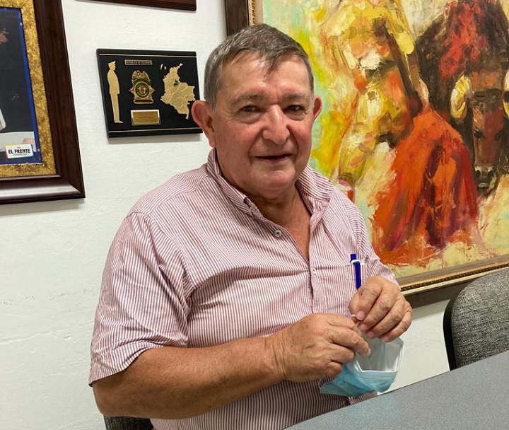 Con probar nada se pierde Alberto de La Torre Ibáñez, nacido en Palmira, Valle del Cauca  dice que el el tratamiento con dióxido de cloro sirve para combatir el Cov 19