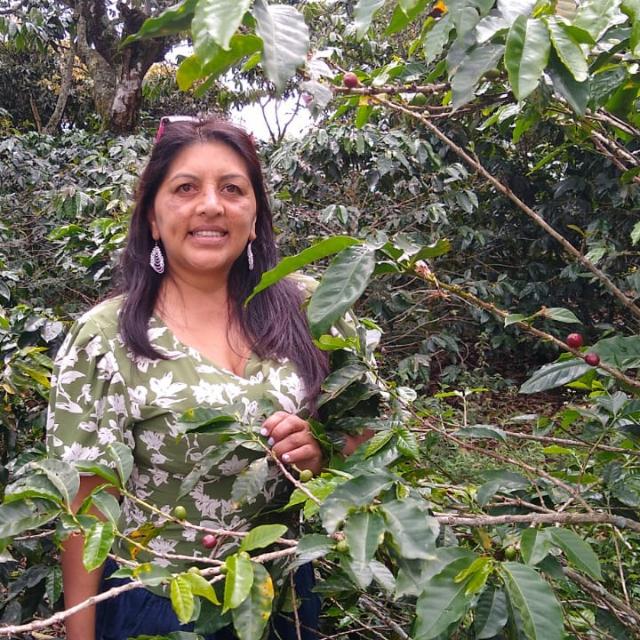 DIANA  PERAFAN SU AMOR MAS GRANDE ES SU RAZA , SU GENTE Y SU CREDO