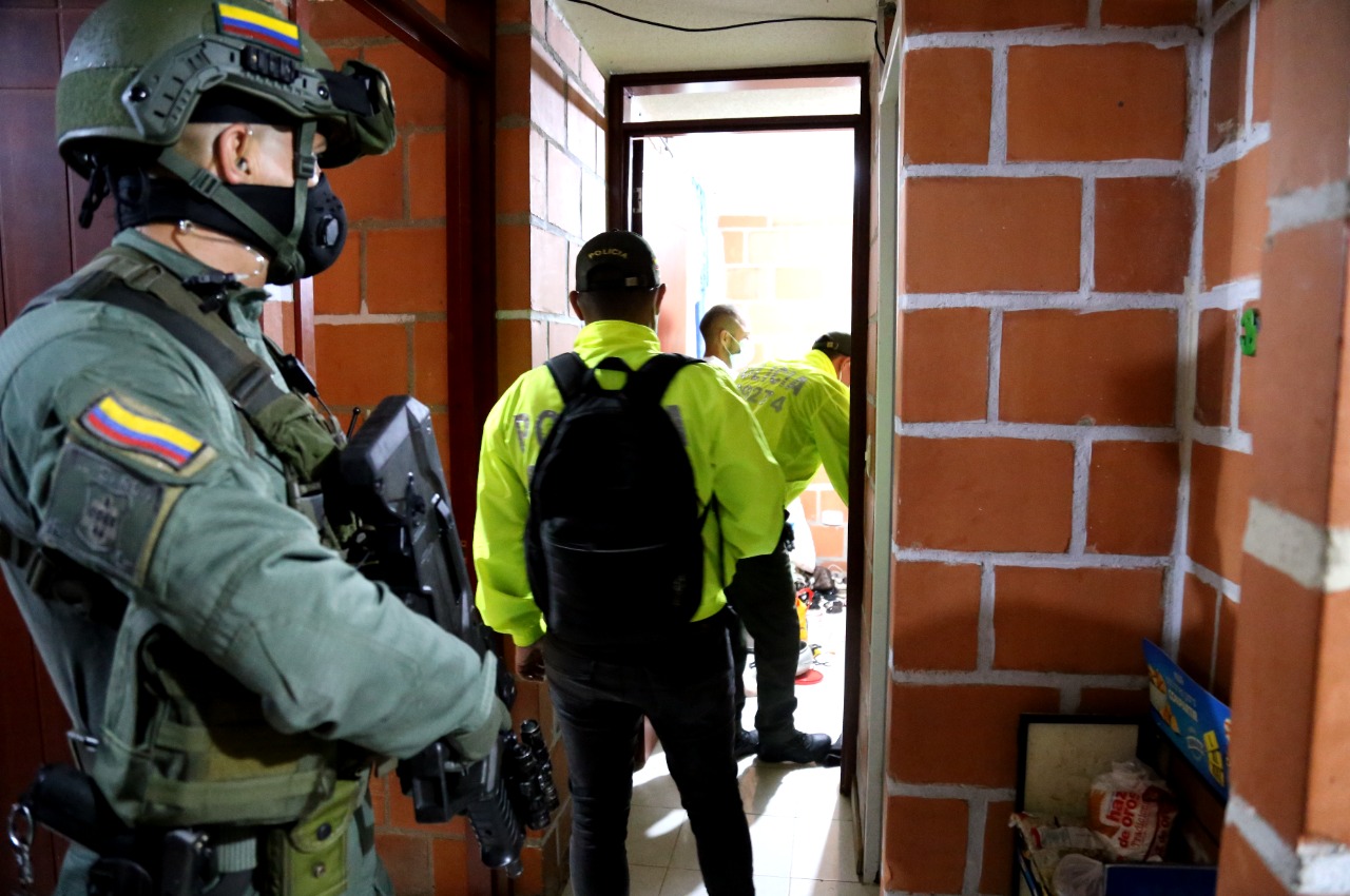 EJECUTAMOS LA OPERACIÓN “EL AMANECER” EN CHINCHINÁ, CON 21 DILIGENCIAS DE REGISTRO Y ALLANAMIENTO CONTRA EL TRÁFICO DE ESTUPEFACIENTES Y EL TRÁFICO ILEGAL DE ARMAS DE FUEGO.