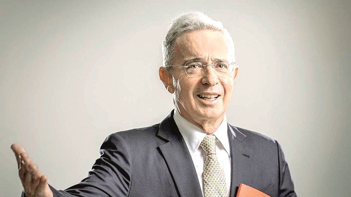 En el país avanza el debate sobre una propuesta del expresidente Álvaro Uribe Vélez acerca de la posibilidad de una amnistía general, de ´Borrón y Cuenta Nueva´