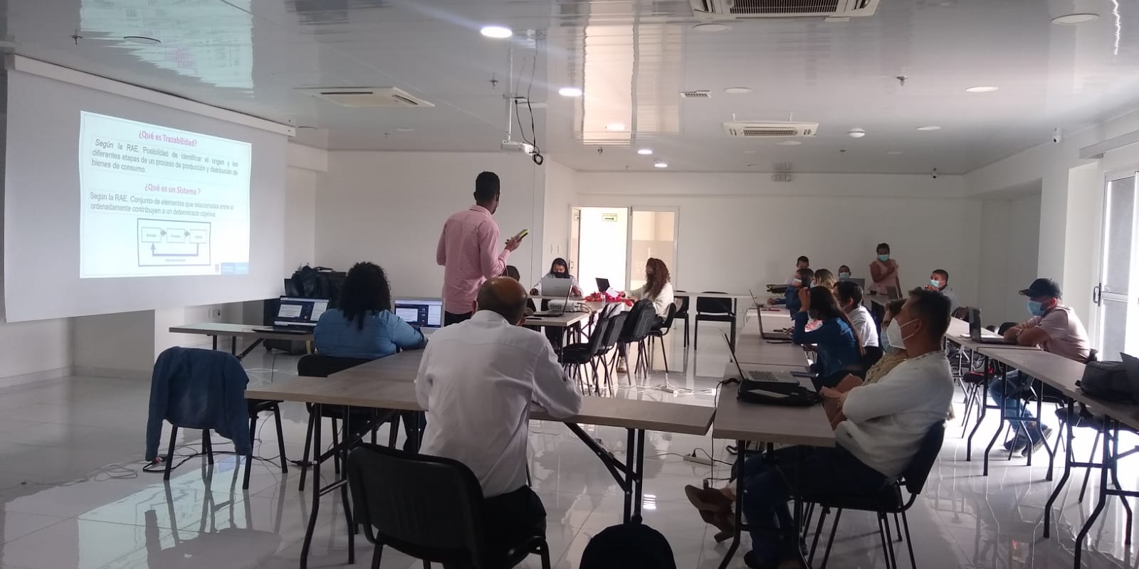 Industria del sector forestal participaron en la socialización del Libro de Operaciones Forestales en Línea-LOFL