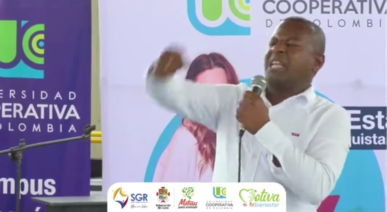 Aunque le moleste a LARRAHONDO el GORDIFLAQUISMO Si lo maneja con Tristeza nos damos Cuenta Muchos