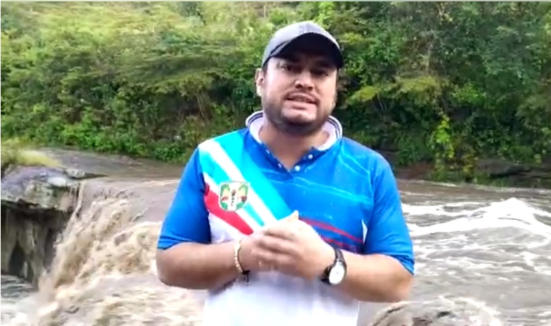 MUNICIPIO DE MERCADERES CON SENADOR NACIDO EN ESTA REGION Y ALCALDE ROGANDO APOYO PARA SU PUEBLO