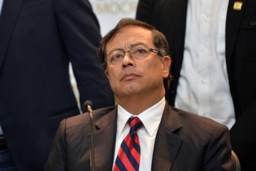 PETRO PROVOCA A LUCHA DE CLASES   