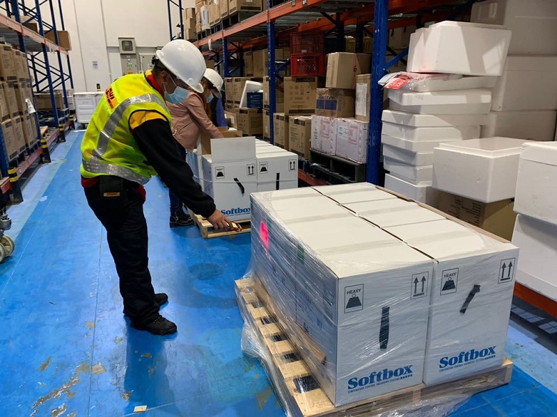 Explicamos cómo funciona el equipo de recepción de vacunas del Ministerio de Salud actúa para llegar a los entes territoriales en menos de 48 horas.