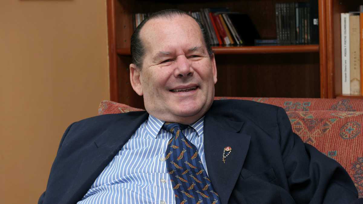 Adiós al caballero azul se nos Fue  Roberto Gerlein