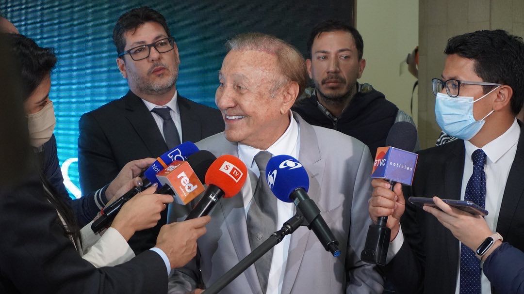 Listo y dispuesto para ser el Primer mandatario de los Colombianos  paquete de firmas de Rodolfo Hernández