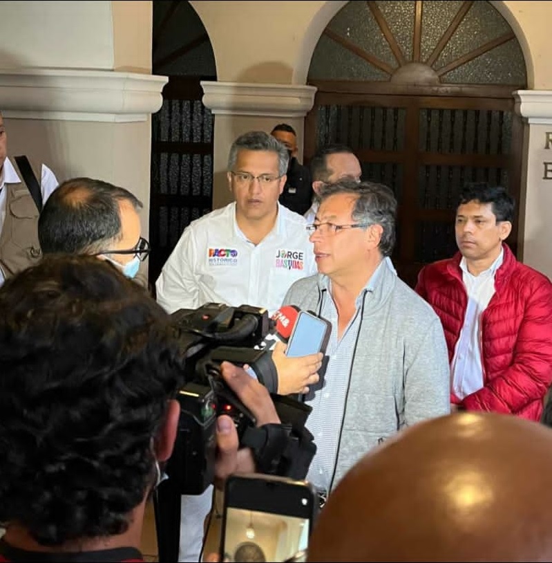 Petro Ganando las Elecciones, al Pueblo le Tocará Bajarse los Calzones.