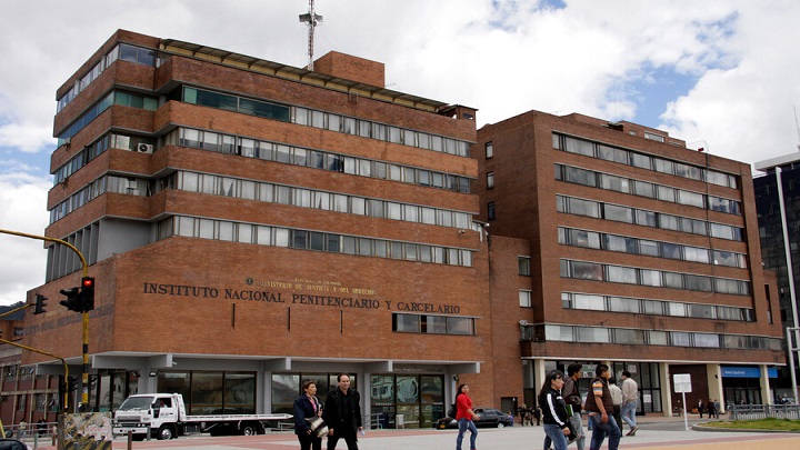 Hasta el próximo primero de mayo cualquier ciudadano colombiano, mayor de edad, con experiencia o no, podrá postularse a una de las 1.906 vacantes de carrera administrativa que oferta la Comisión Nacional del Servicio Civil (CNSC).