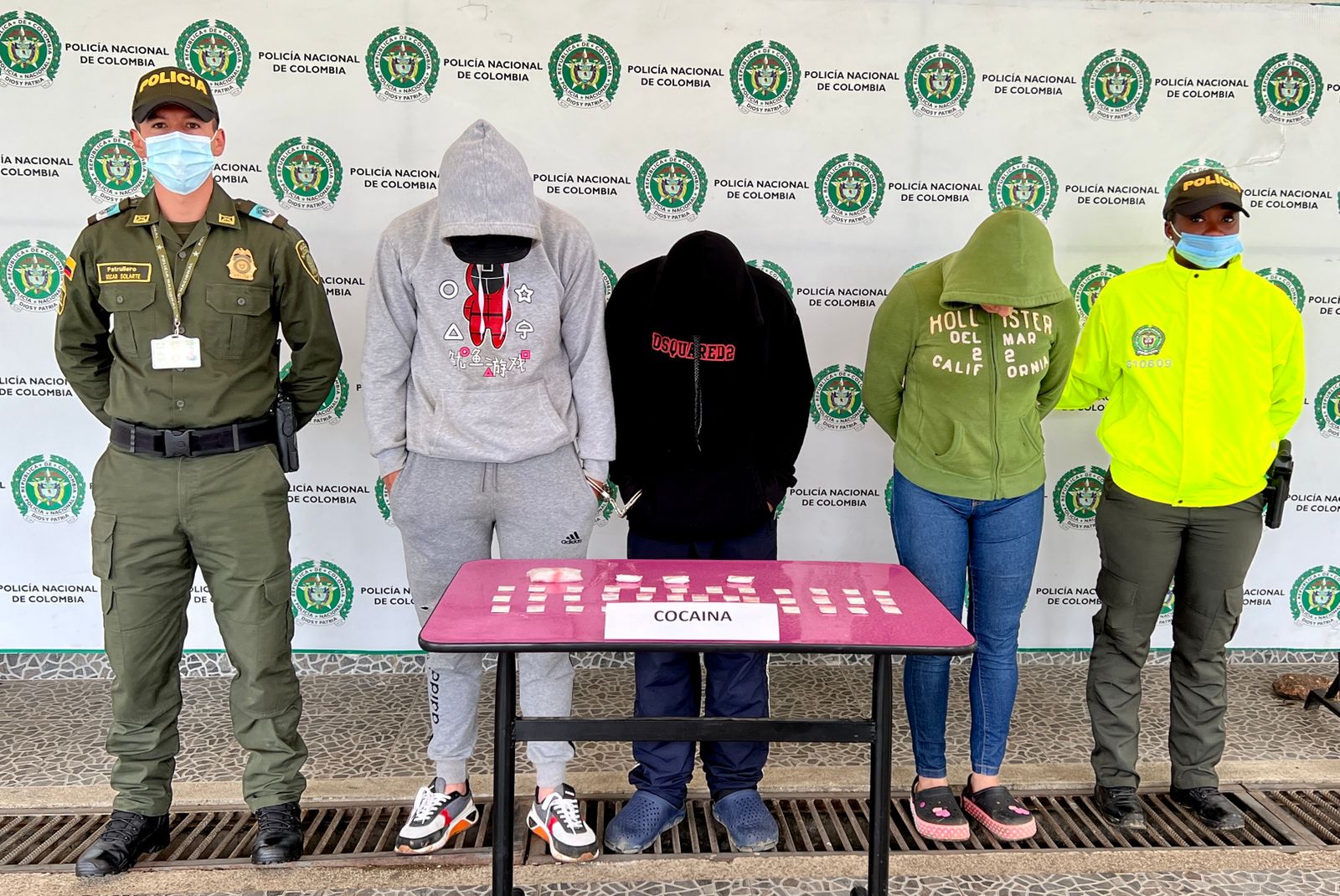 En registro y allanamientos, tres personas fueron capturadas en Popayan por trafico de estupefacientes.