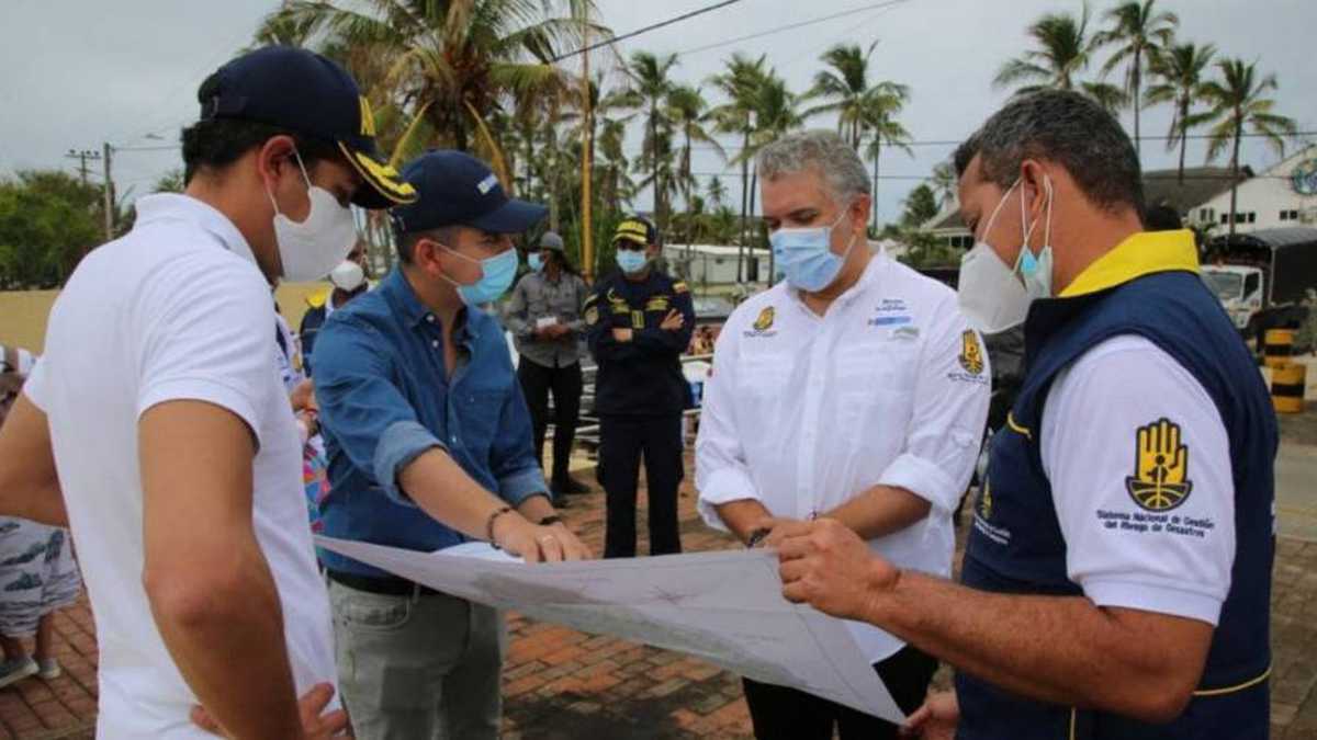 PRESIDENTE DUQUE LE TOCO “BAILAR CON LAS MAS FEA” UN VIRUS QUE CASI ACABA LA HUMANIDAD Y POR ESO LO CRITICAN