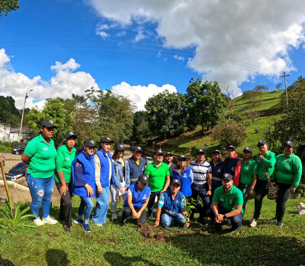 Popayán se unió a la estrategia nacional de los Fondos de Agua en el país a través del Fondo Manantial de Pubenza para sembrar 20 mil árboles