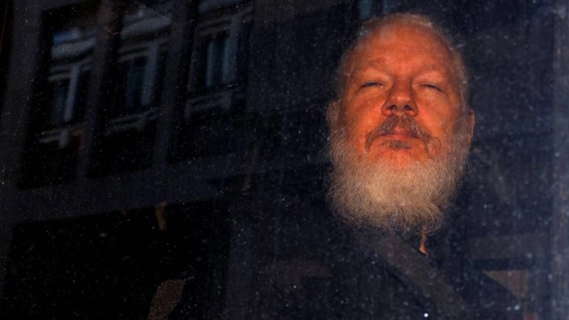 “Se está volviendo loco” : Federación internacional de periodistas piden liberación de Julian Assange