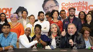 Nueva cita con la democracia, Aquellos que hoy están con PETRO fueron los que se enriquecieron al lado de  URIBE hoy el Pueblo Clama JUSTICIA al elegir a Rodolfo