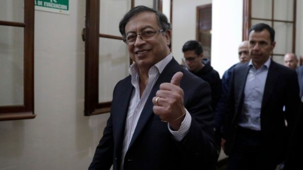 El primer gabinete ministerial del presidente electo Gustavo Petro Urrego estará compuesto por varias personas mayores de setenta (70) años
