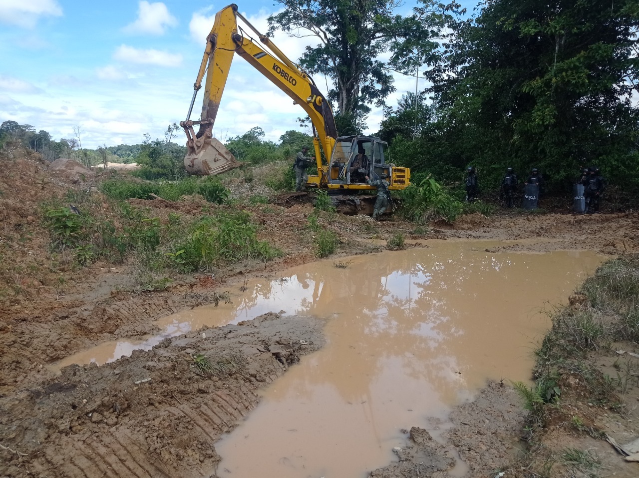 FUERZA PÚBLICA CONTINÚA OFENSIVA EN CONTRA DE LA MINERÍA ILEGAL EN CHOCÓ