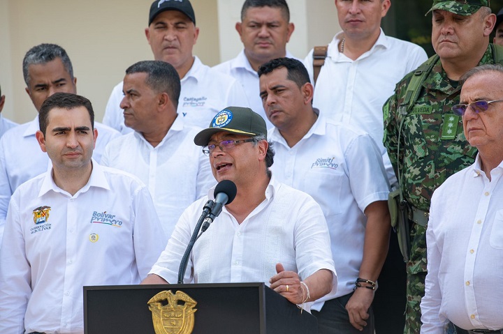 Suspendió Presidente Gustavo Petro  órdenes de captura a los jefes negociadores del ELN