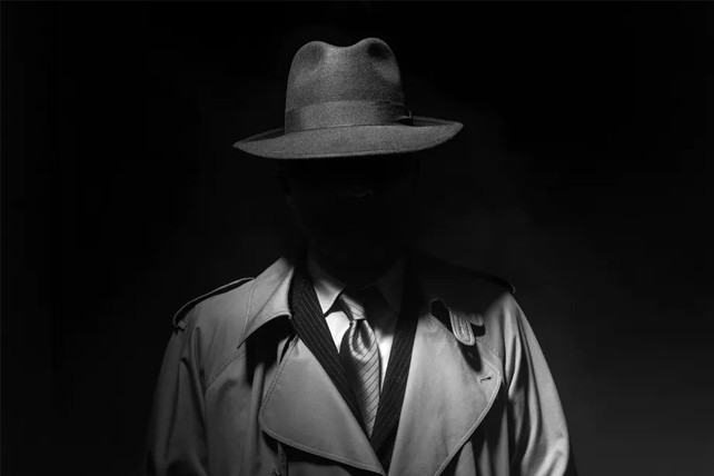 ARRODILLADO A LOS MAFIOSOS