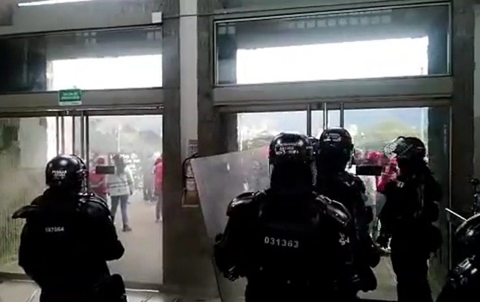 Lo que se Esperaba Protesta de la ‘Primera Línea’ en Bogotá terminó en disturbios