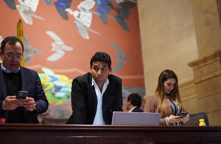 Tramita la reforma política la Cámara de Representantes