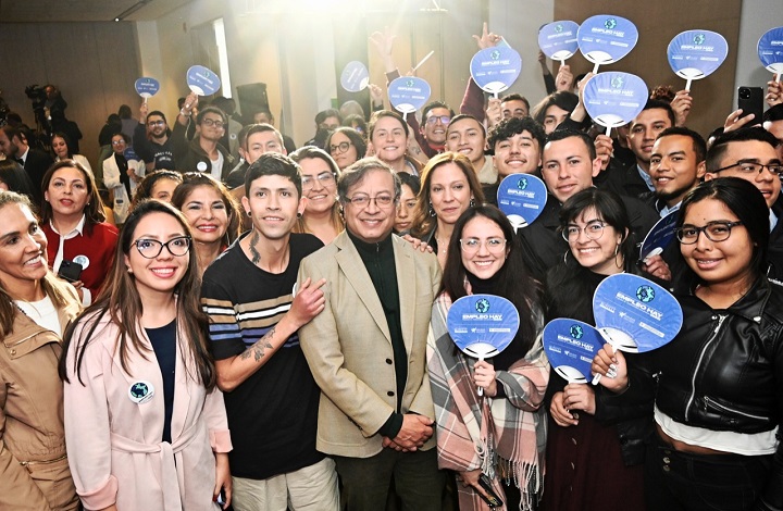 Confirmado 100.000 jóvenes de zonas violentas recibirán subsidios de millón de pesos mensuales