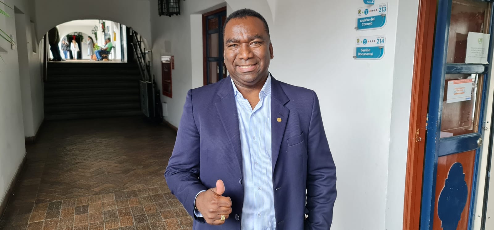 CÓMO CELEBRAR el dia de la velitas DE FORMA SEGURA nos cuenta : el concejal WILSON VALENCIA el cual busca curul a la asamblea