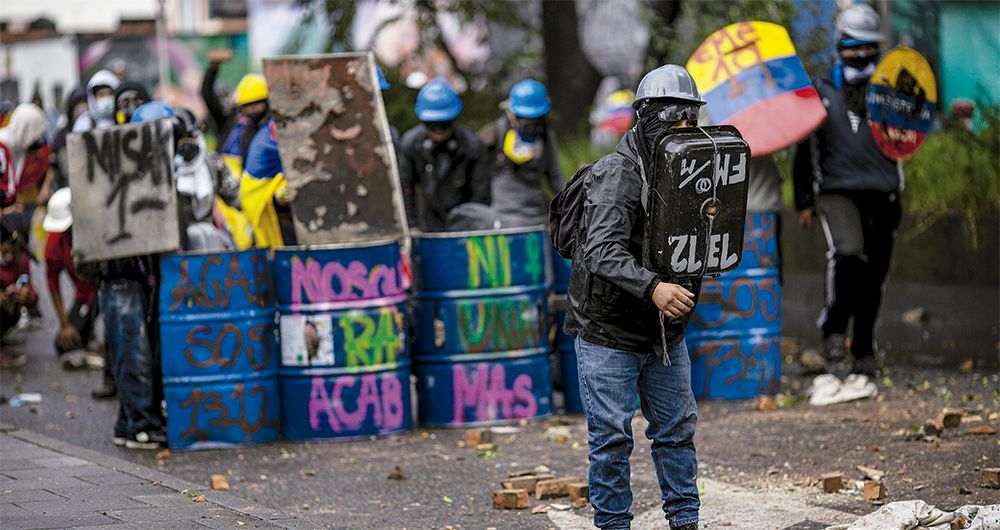 La Cereza que le Faltaba al Pastel : Petro sorprendió al país con la propuesta de crear un ‘Ejército de Milicianos’, con cien mil jóvenes ociosos y desadaptados que podrían convertirse, según sus palabras, en militantes de grupos armados ilegales
