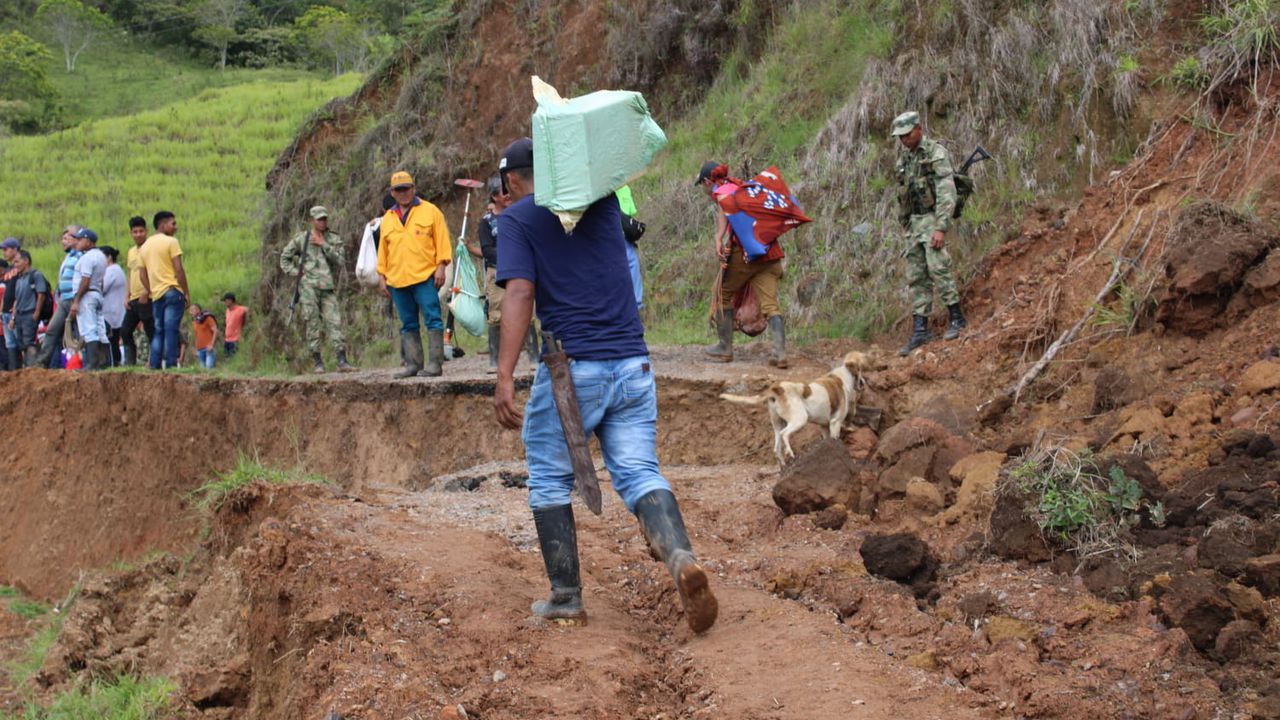 INDIGENAS CAUCANOS PIDEN VACUNA POR NUEVA VIA PARA SALVAR ROSAS Y ASI TENER UNA VIA NUEVA ENTRE PASTO – POPAYAN