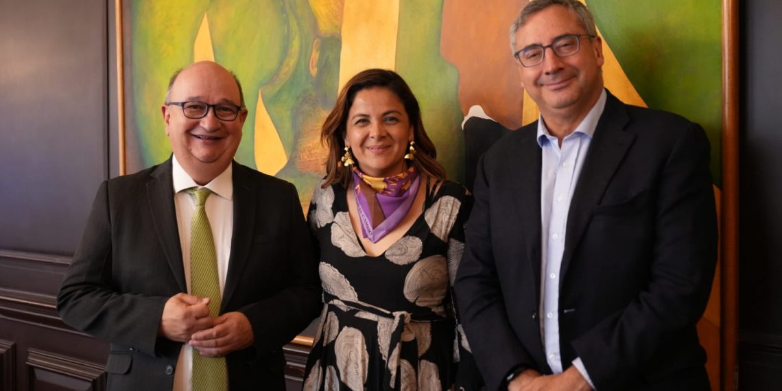 Ministra de Agricultura anunció acuerdo con Alquería para continuar la operación lechera en Nariño