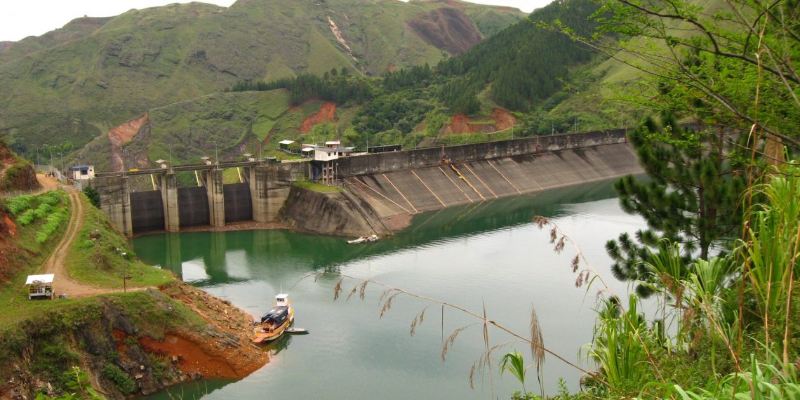 Gobierno dice que el impacto de El Niño será en departamentos más expuestos a precios de bolsa. Andeg asegura que costos de energía térmica están estables.