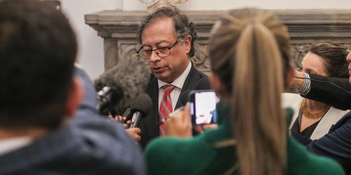 Fernando Castillo criticó al jefe de Estado por anunciar recorte de recursos de la rama Judicial. Esto luego de que Corte tumbara norma con la que Gobierno pretendía recaudar más de cuatro billones.