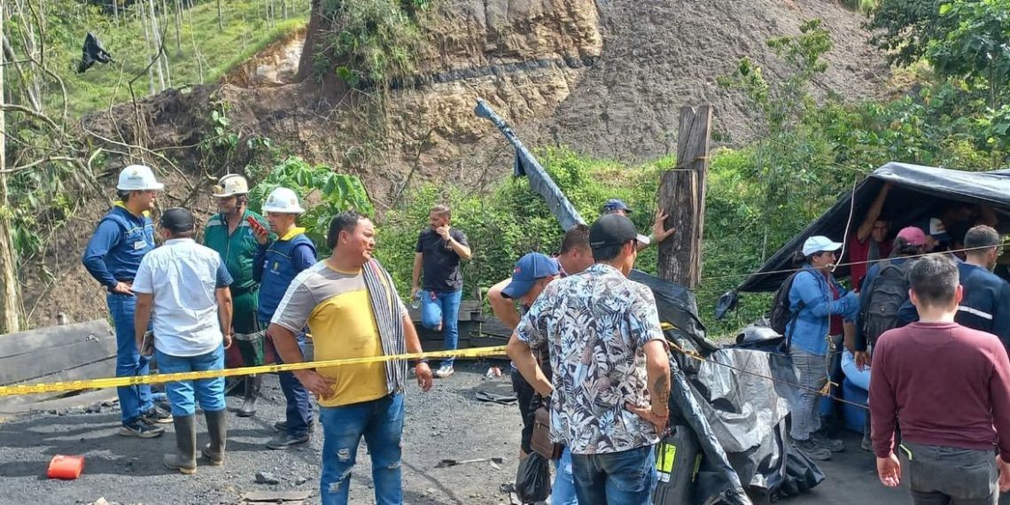 Fueron rescatados tres cuerpos de mineros víctimas de explosión en Landázuri