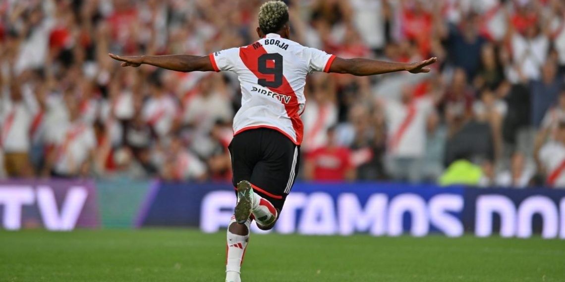 ¡Está volando El ‘Colibrí’ alto! Anotó tres tantos en goleada de River